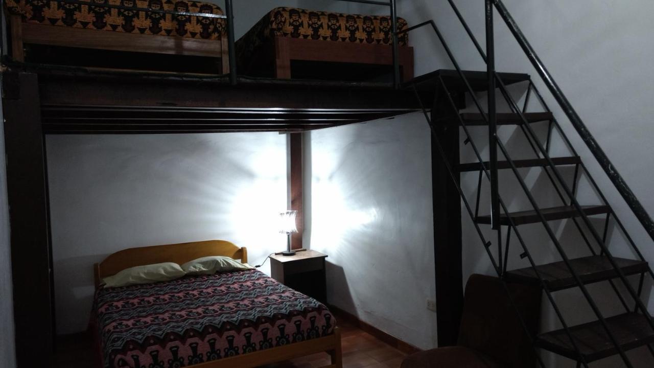 Chelitos Backpacker Hostal